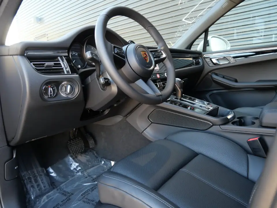 2026 Porsche Macan S - Photo 31