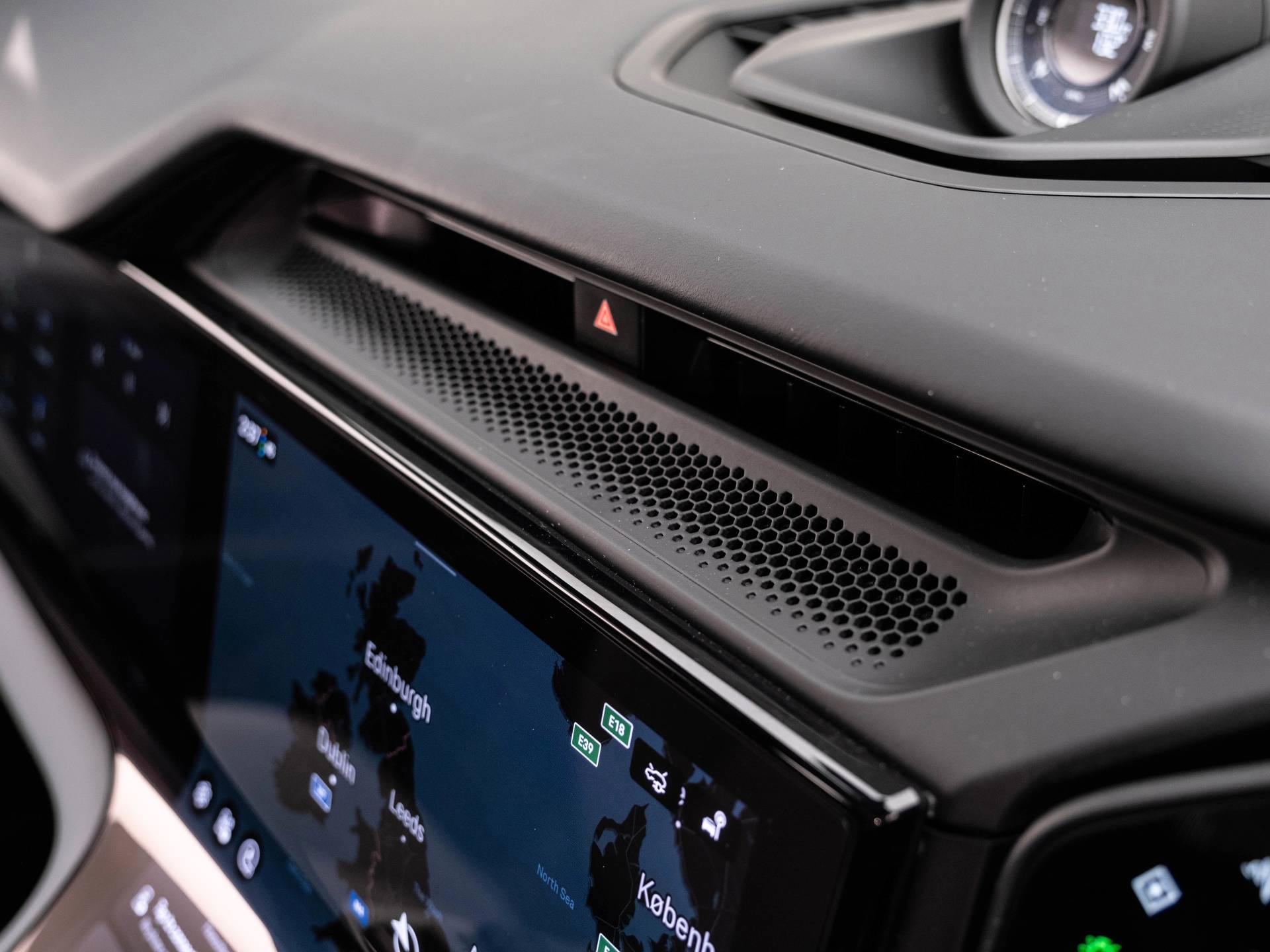 Cayenne Electric Coupé, photo 47 of 47