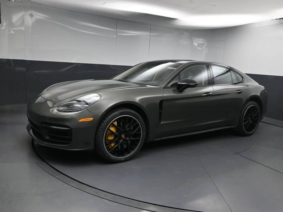 2022 Porsche Panamera S