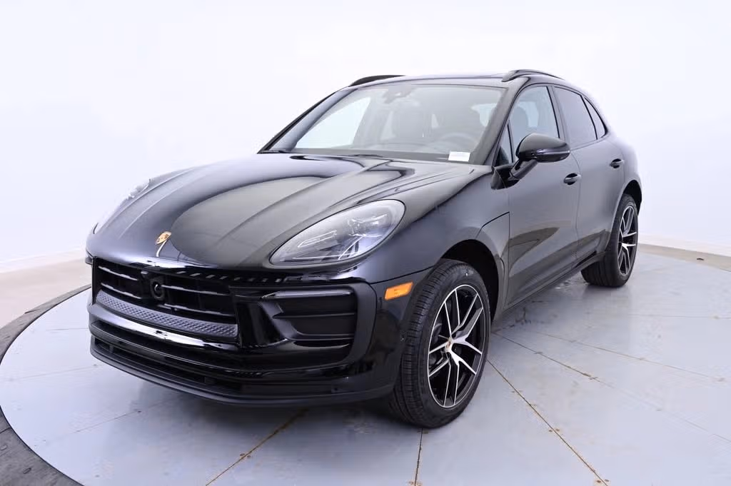 2025 Porsche Macan Base - Photo 4