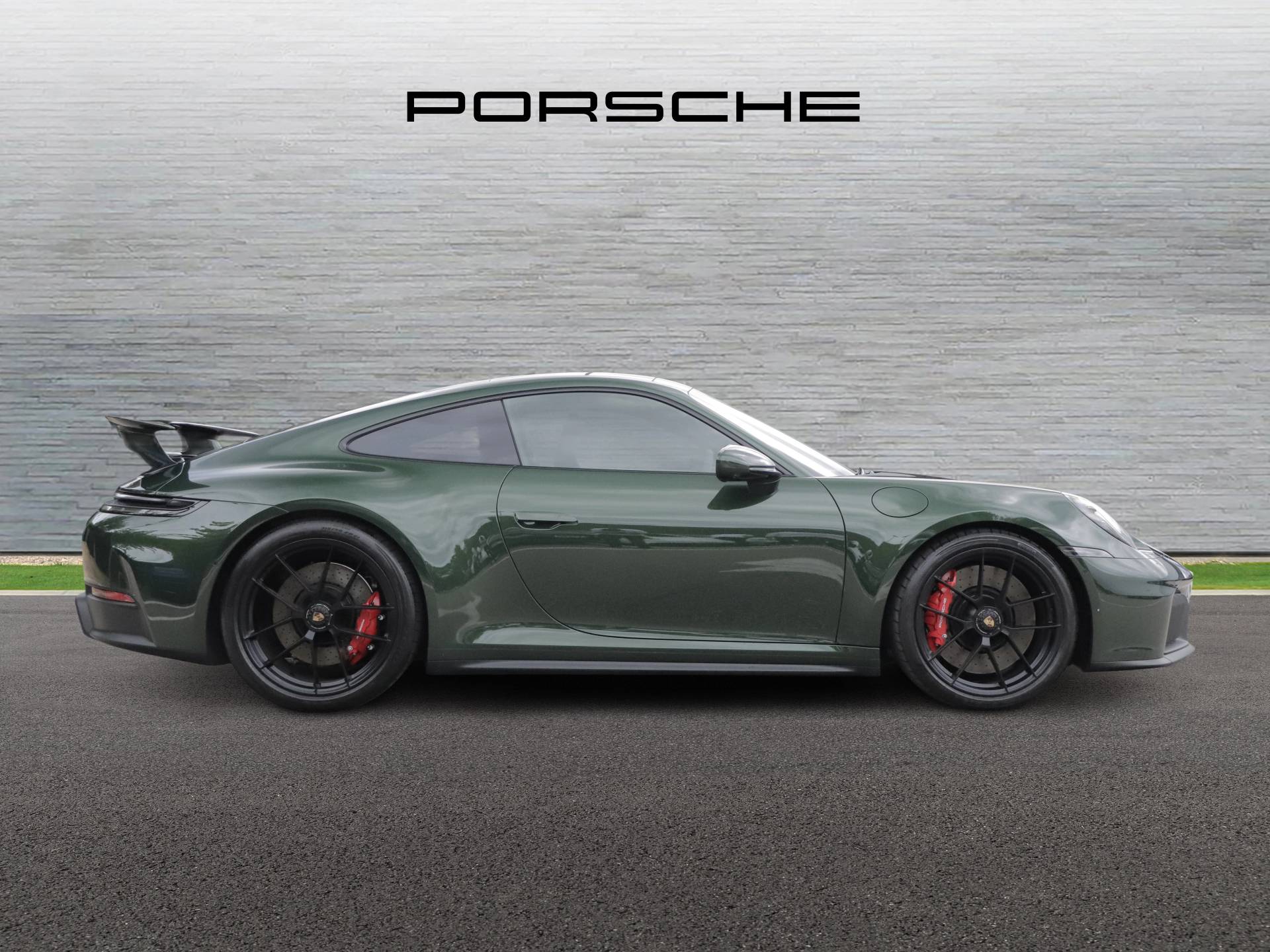 911 Carrera 4 GTS, photo 2 of 45