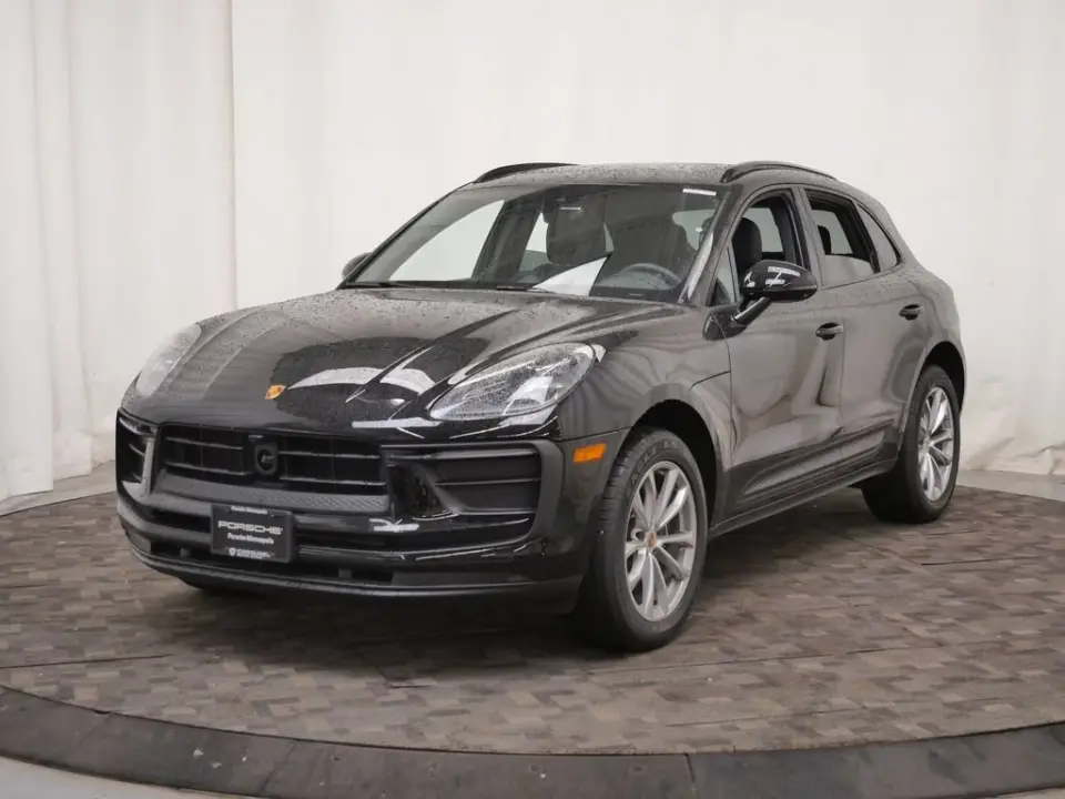 2026 Porsche Macan T - Photo 7