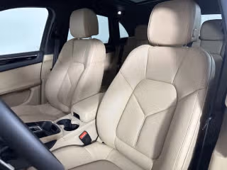 2025 Porsche Macan - Photo 33