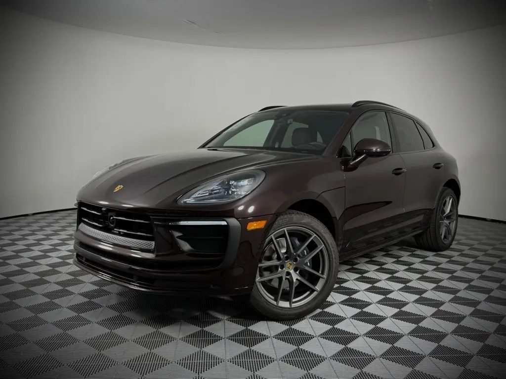 2025 Porsche Macan T - Photo 8