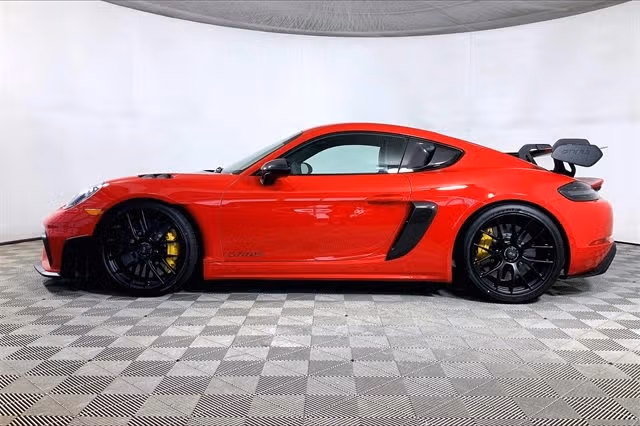 2025 Porsche 718 GT4 RS - Photo 11