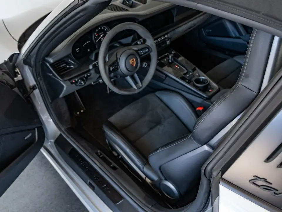 2024 Porsche 911 GTS - Photo 31