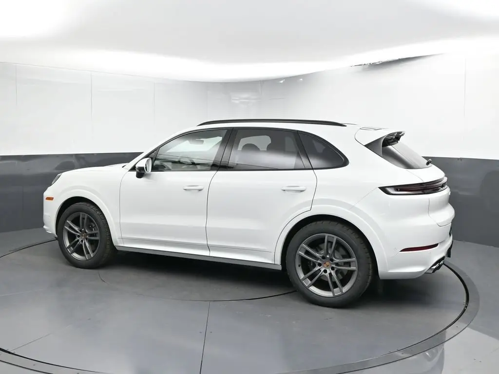 2025 Porsche Cayenne Base - Photo 24
