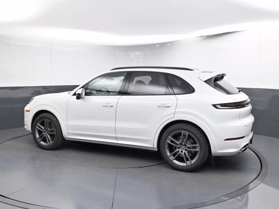 2025 Porsche Cayenne Base - Photo 19
