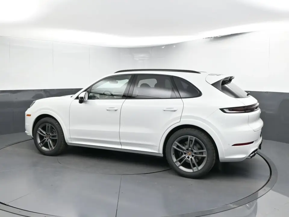 2025 Porsche Cayenne Base - Photo 23