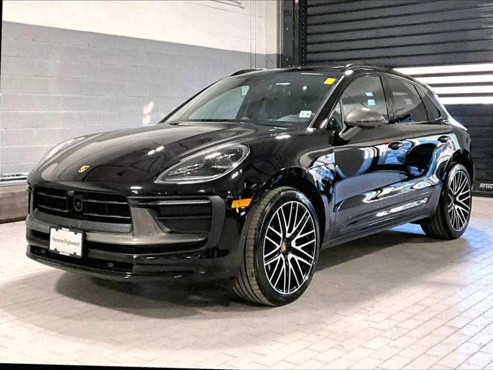 2025 Porsche Macan T