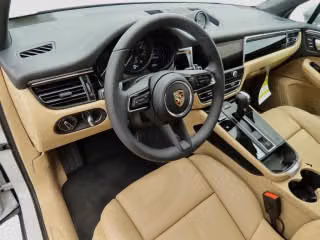 2025 Porsche Macan Base - Photo 25