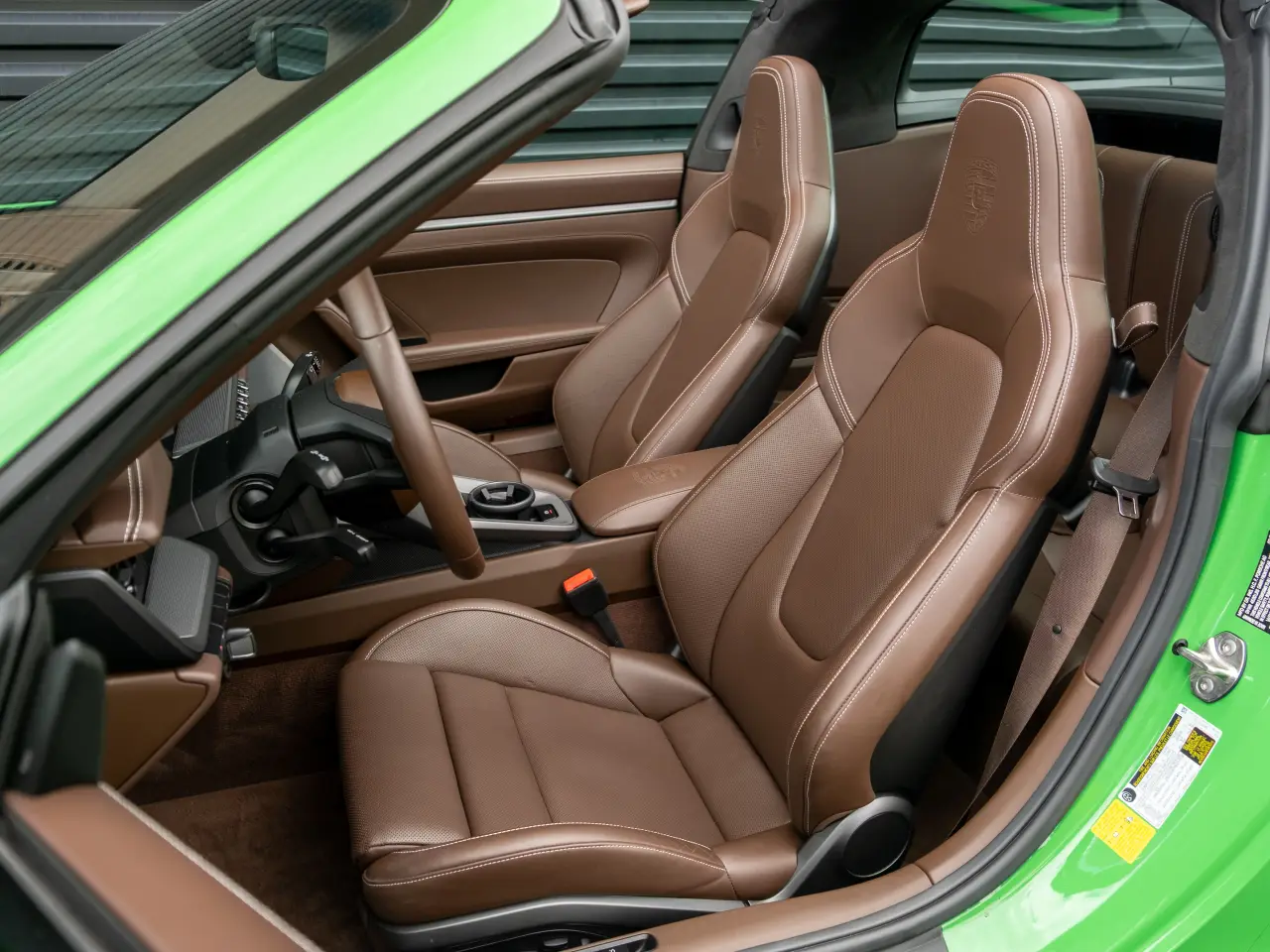 2024 Porsche 911 - Photo 40