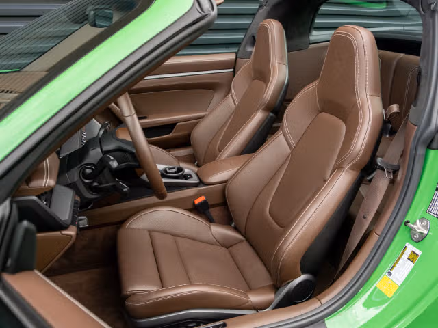 2024 Porsche 911 - Photo 34