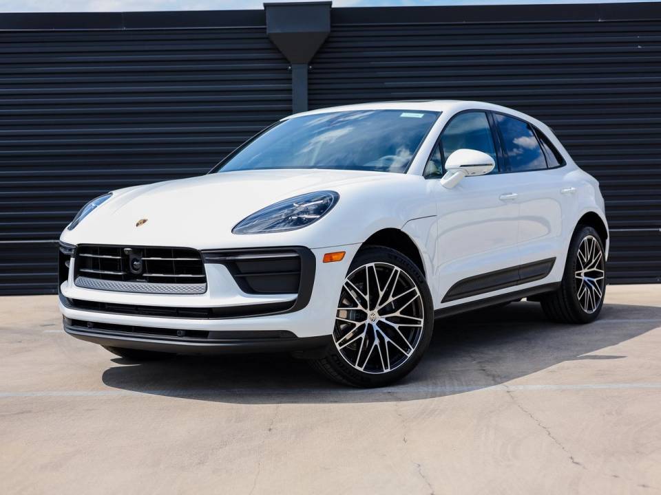 2026 Porsche Macan Base