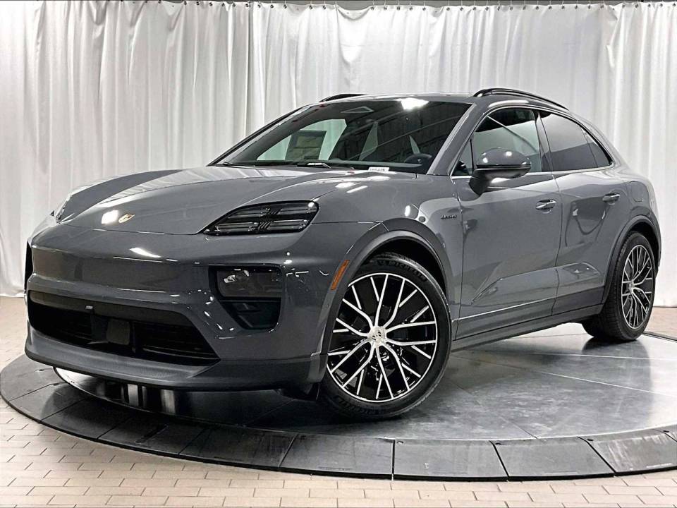 2025 Porsche Macan Base