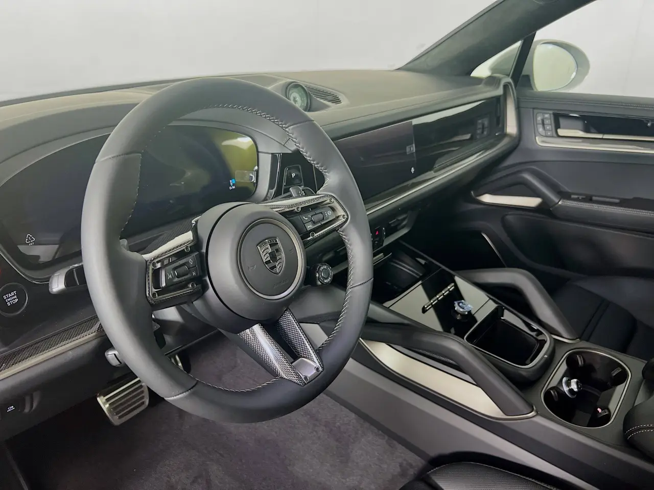 2026 Porsche Cayenne Coup Turbo E-Hybrid - Photo 32