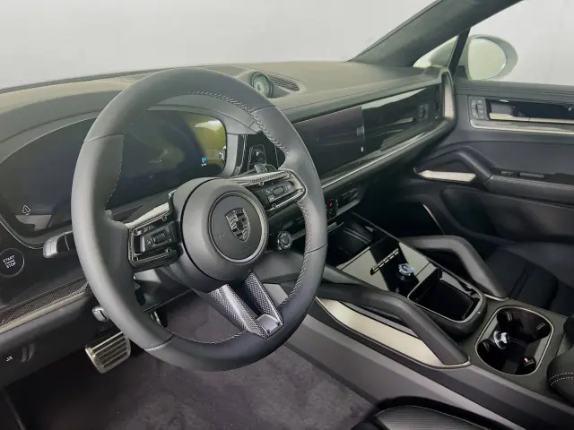 2026 Porsche Cayenne Coup Turbo E-Hybrid - Photo 30