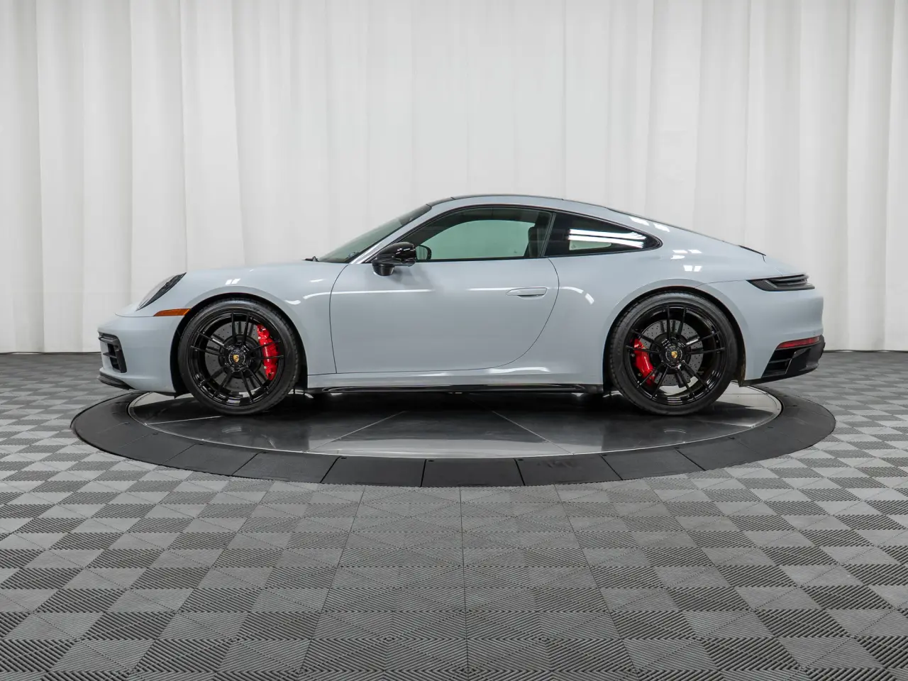 2024 Porsche 911 GTS - Photo 16