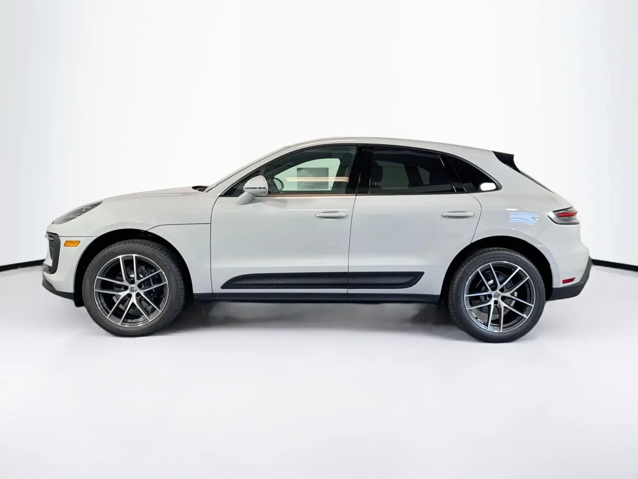 2026 Porsche Macan Base - Photo 16