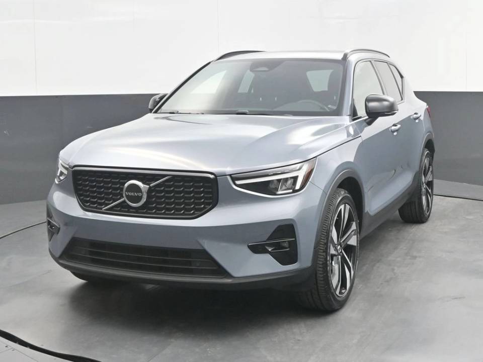 2023 Volvo XC40 Plus