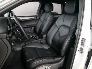 2026 Porsche Macan Base - Photo 37