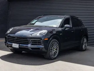 2023 Porsche Cayenne E-Hybrid Platinum Edition (MY23)