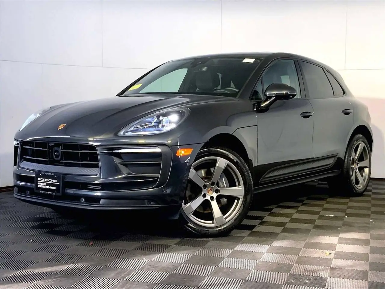 2025 Porsche Macan Base - Photo 8