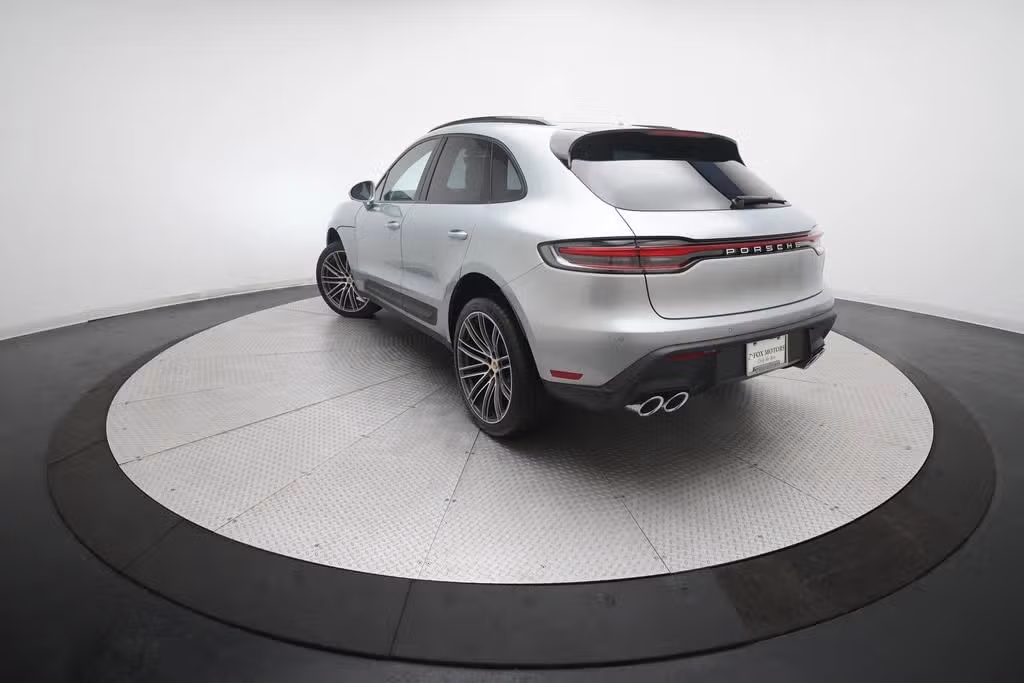 2026 Porsche Macan T - Photo 20
