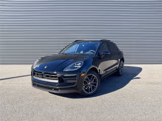 2026 Porsche Macan -'s photo