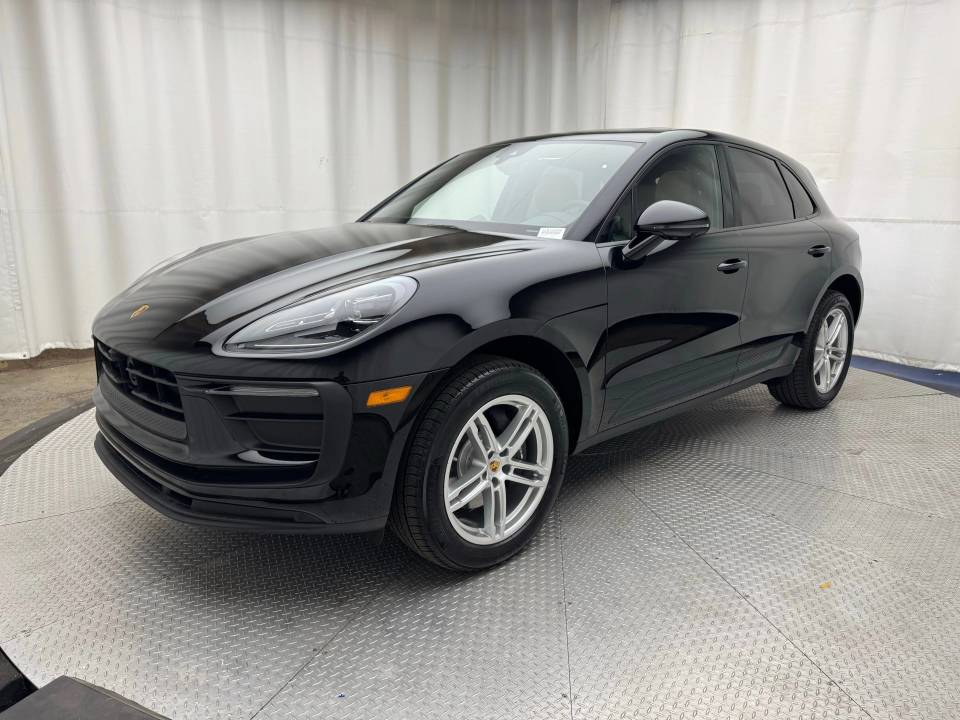 2026 Porsche Macan Base