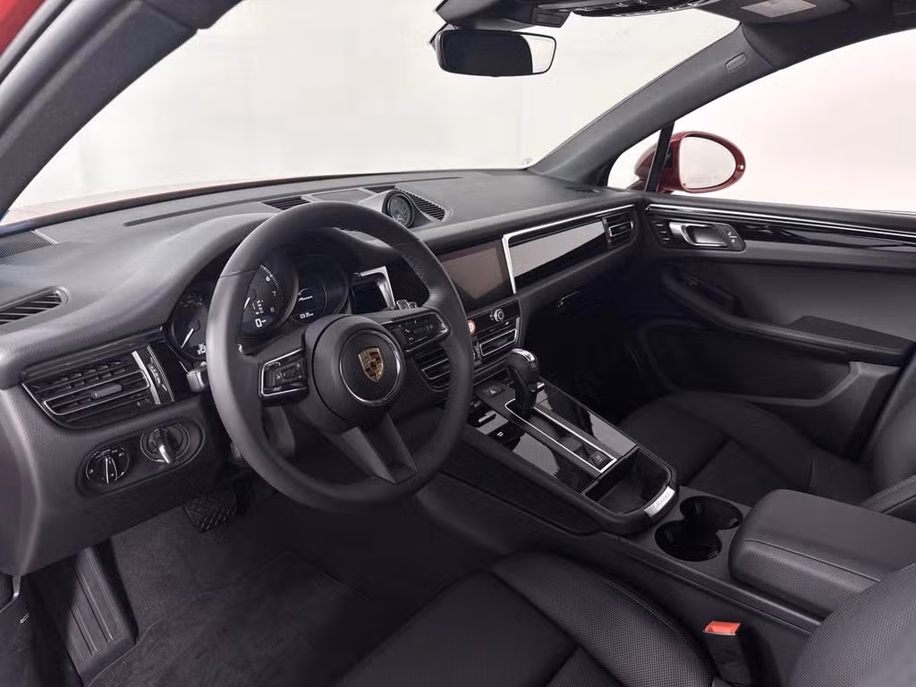 2025 Porsche Macan - Photo 28