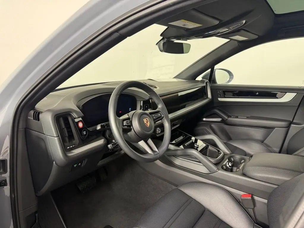 2025 Porsche Cayenne Coup Base - Photo 32
