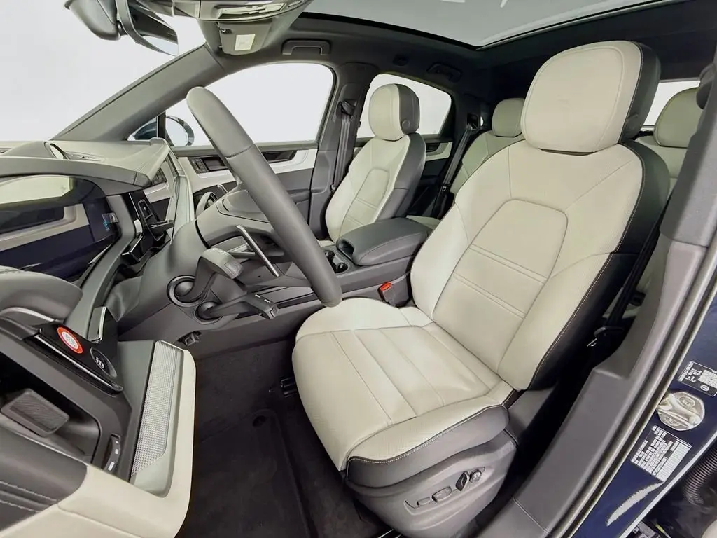 2026 Porsche Cayenne Coup E-Hybrid - Photo 40