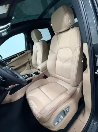2026 Porsche Macan T - Photo 37