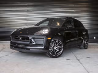 2026 Porsche Macan -'s photo
