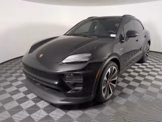 2025 Porsche Macan Macan 4S Electric's photo