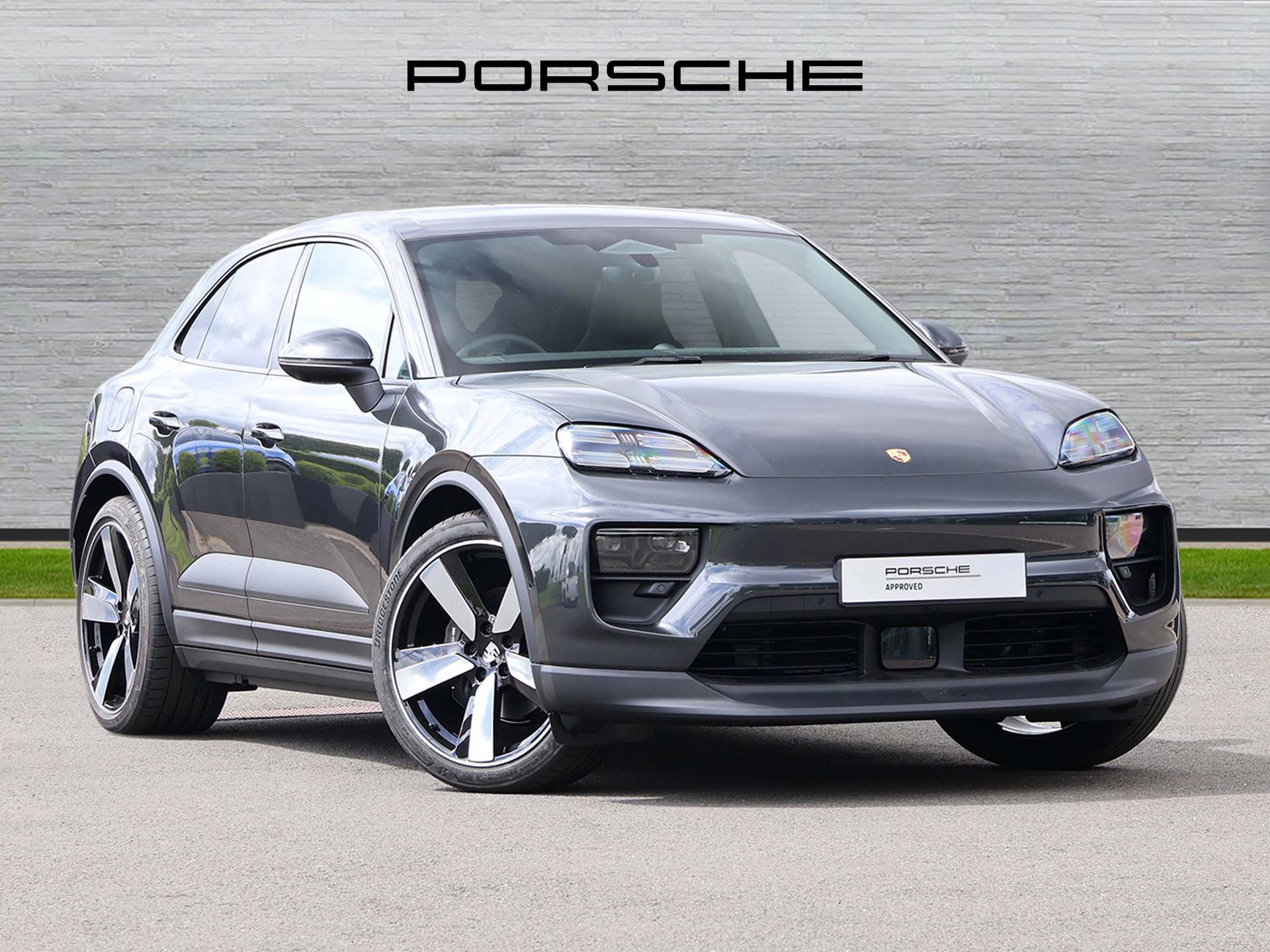 Macan, photo 1 of 29