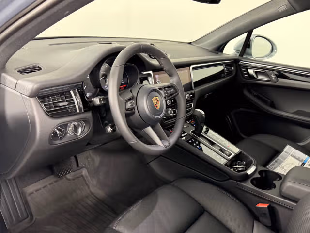 2026 Porsche Macan S - Photo 26