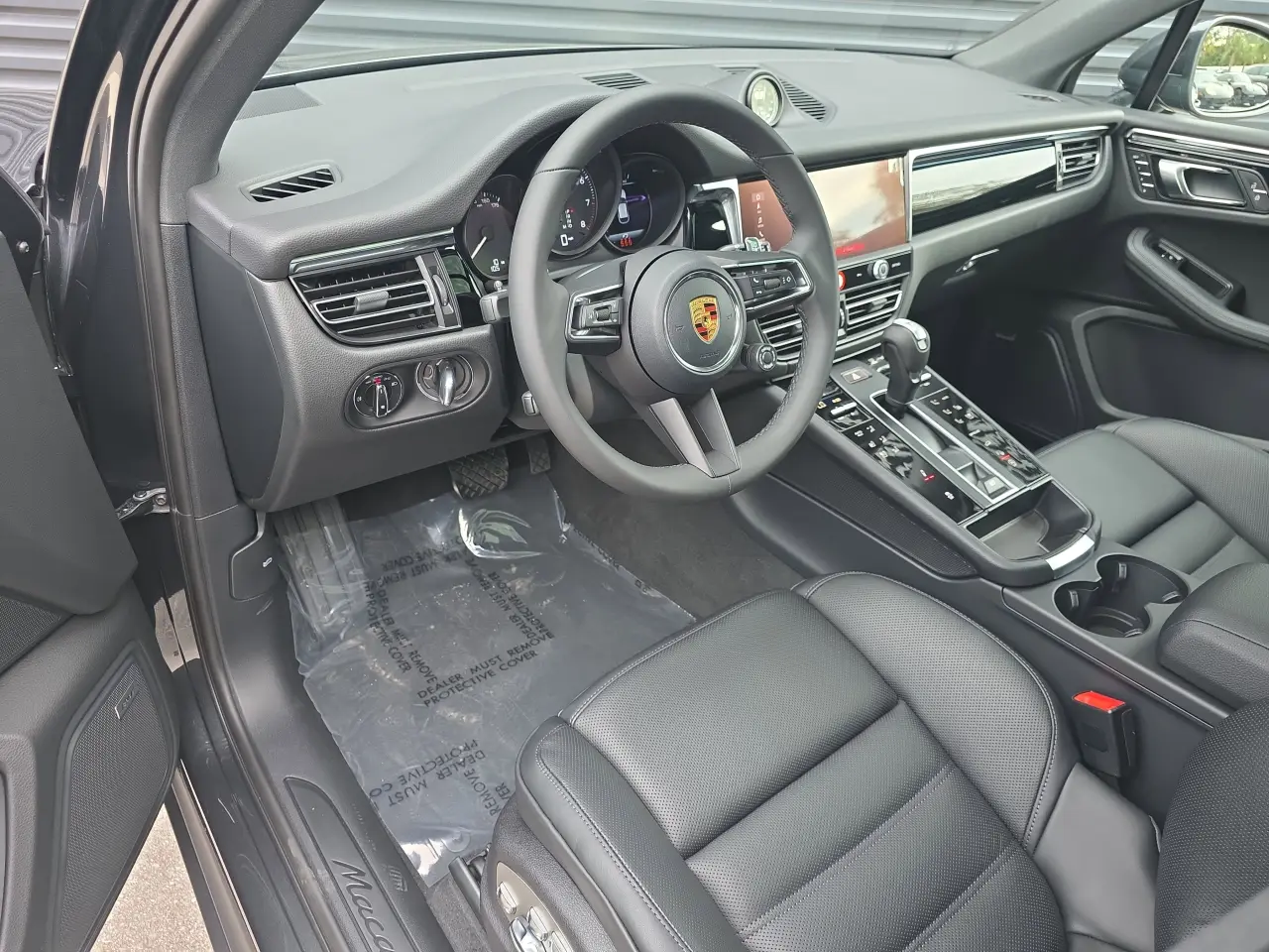 2026 Porsche Macan Base - Photo 32