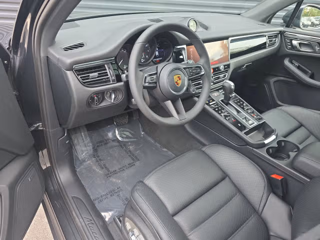 2026 Porsche Macan Base - Photo 26