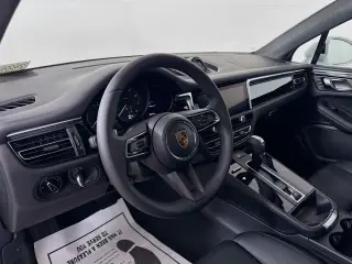 2026 Porsche Macan T - Photo 29
