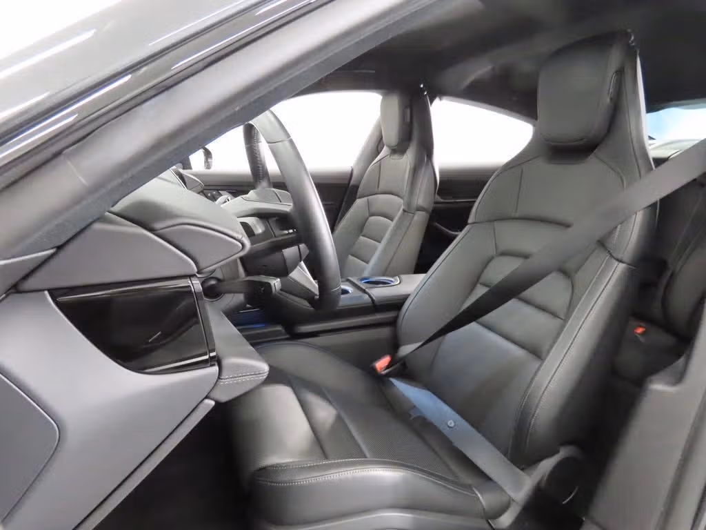 2025 Porsche Taycan S - Photo 36