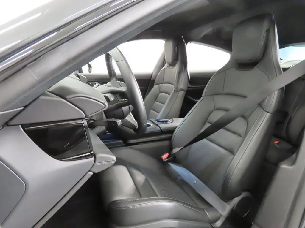 2025 Porsche Taycan S - Photo 40