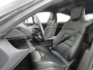 2025 Porsche Taycan S - Photo 37