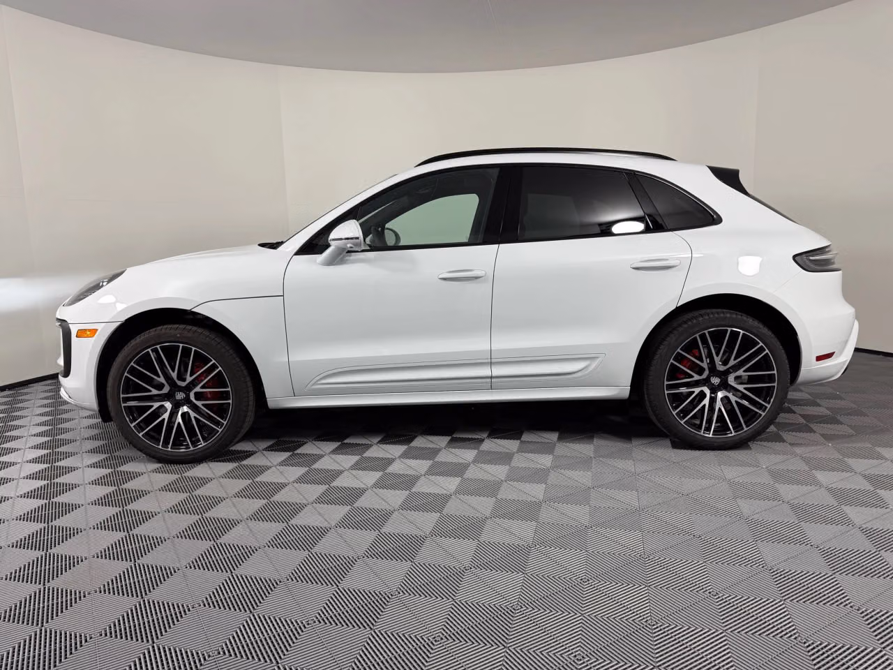 2026 Porsche Macan S - Photo 12