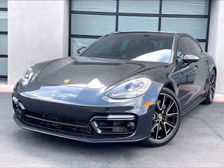 2023 Porsche Panamera GTS's photo