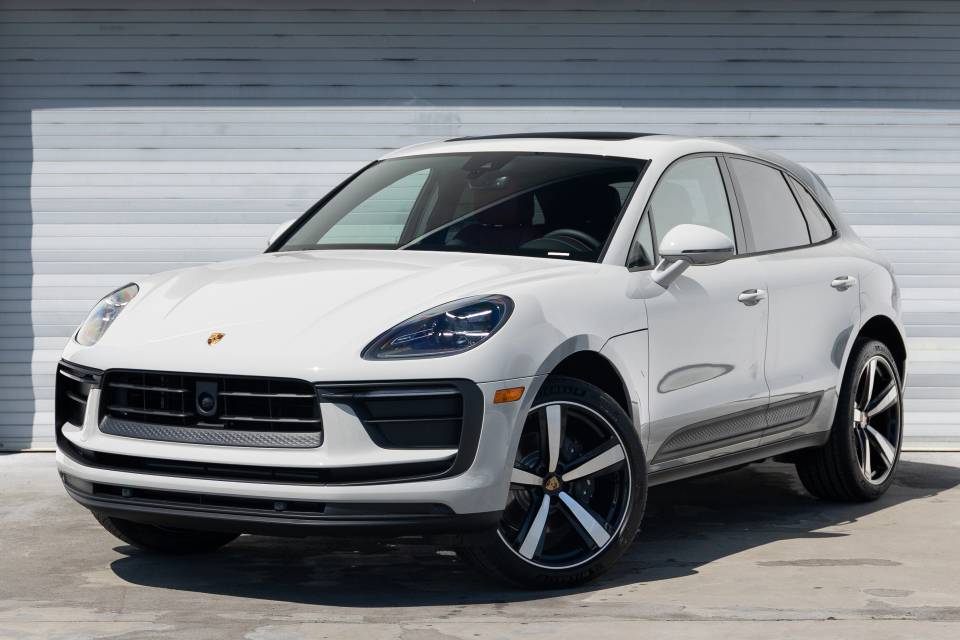 2025 Porsche Macan T
