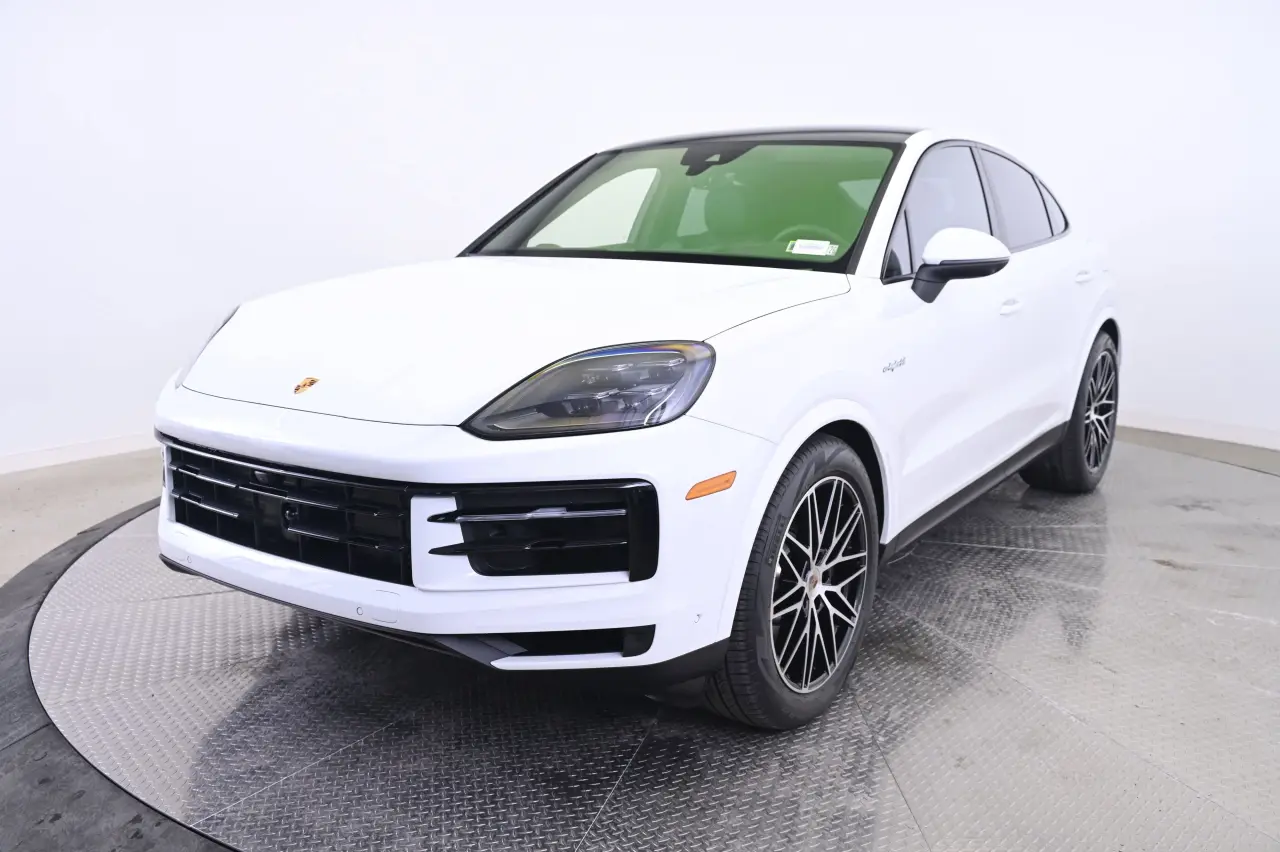 2026 Porsche Cayenne Coup E-Hybrid - Photo 8