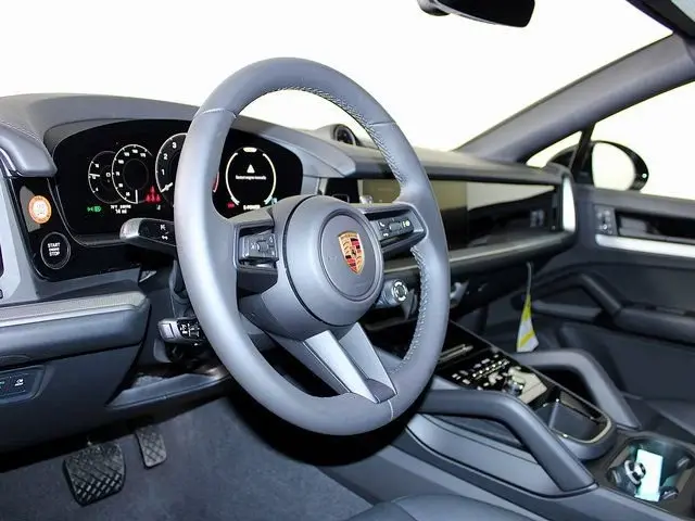 2026 Porsche Cayenne Coup E-Hybrid - Photo 30