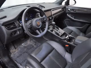 2025 Porsche Macan Base - Photo 25